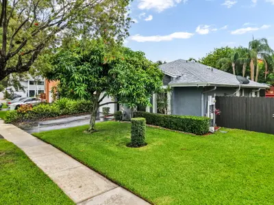 9720 SW 12th Street, Pembroke Pines – sold