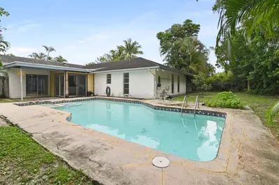 1019 Hickory Trail, Wellington – sold