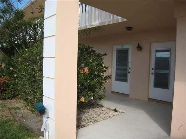 Entrance at 2115 NE 42nd Court 109n, Lighthouse Point