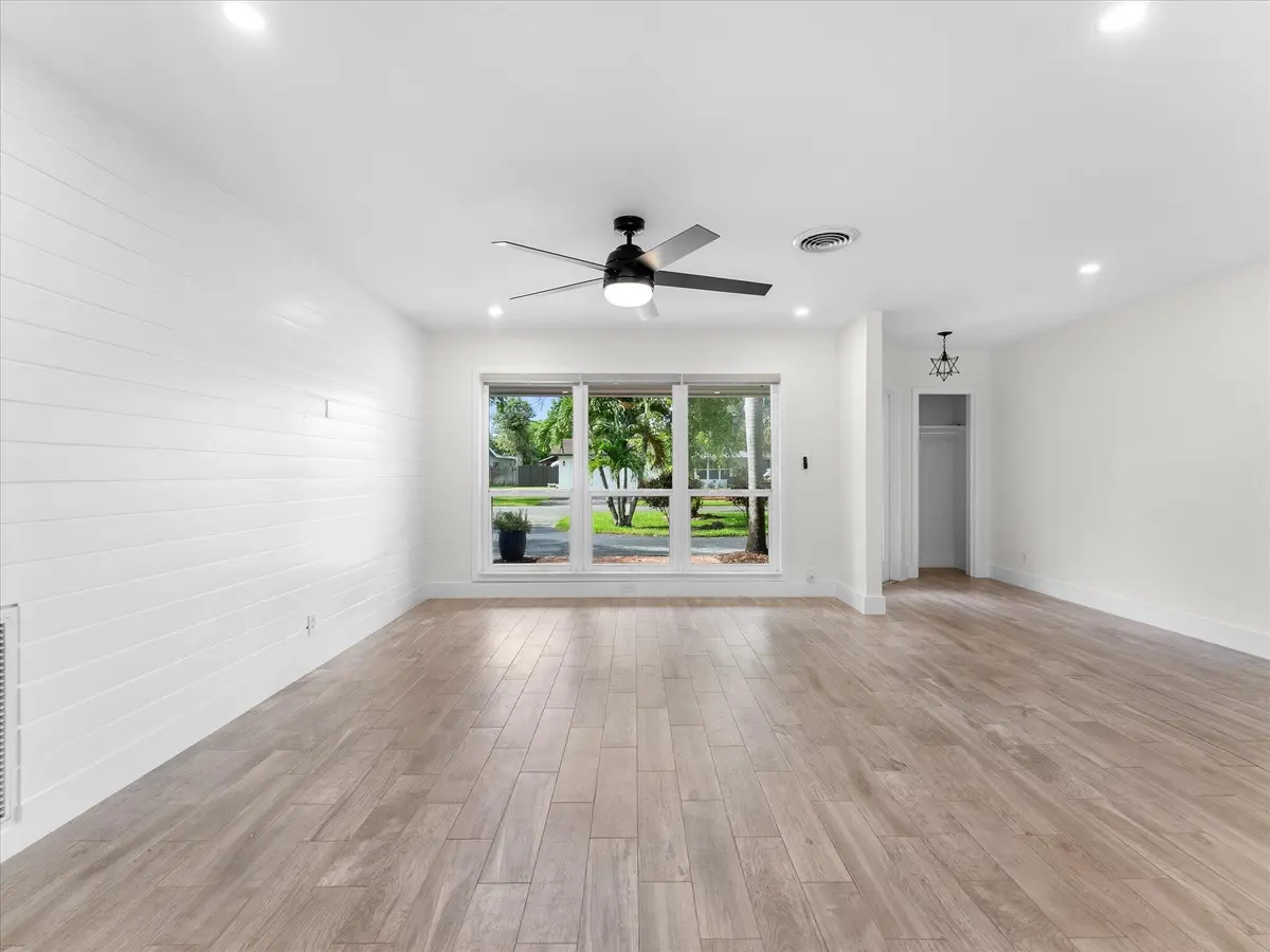 10-10 at 6250 SW 6th Street, Plantation