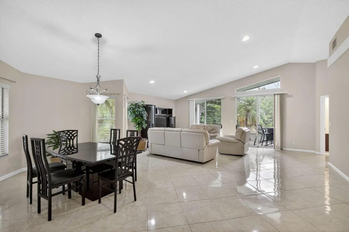 9-web-or-mls-5D1A9325 at 2860 Waters Edge Circle, Greenacres