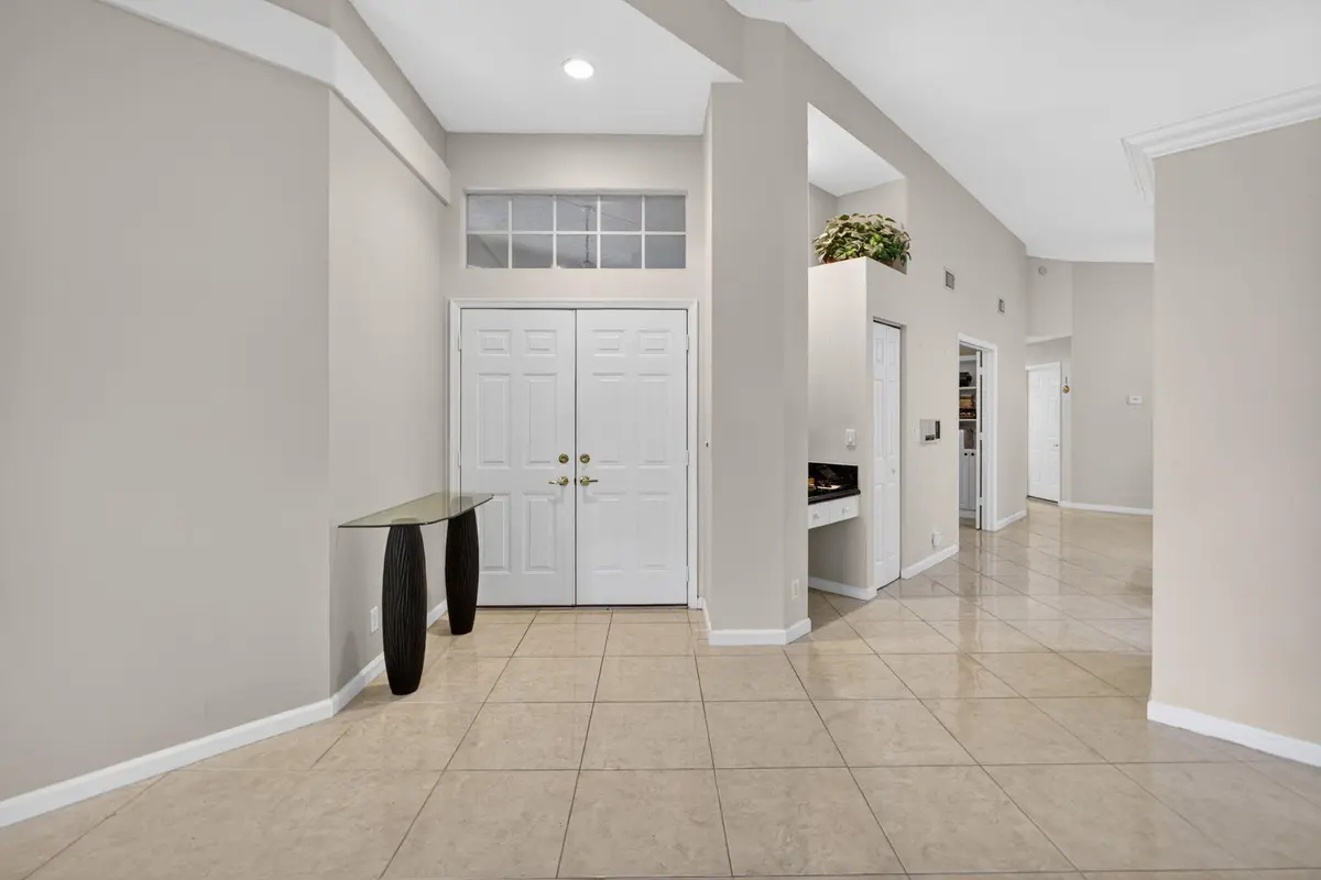 13-web-or-mls-5D1A9344 at 2860 Waters Edge Circle, Greenacres