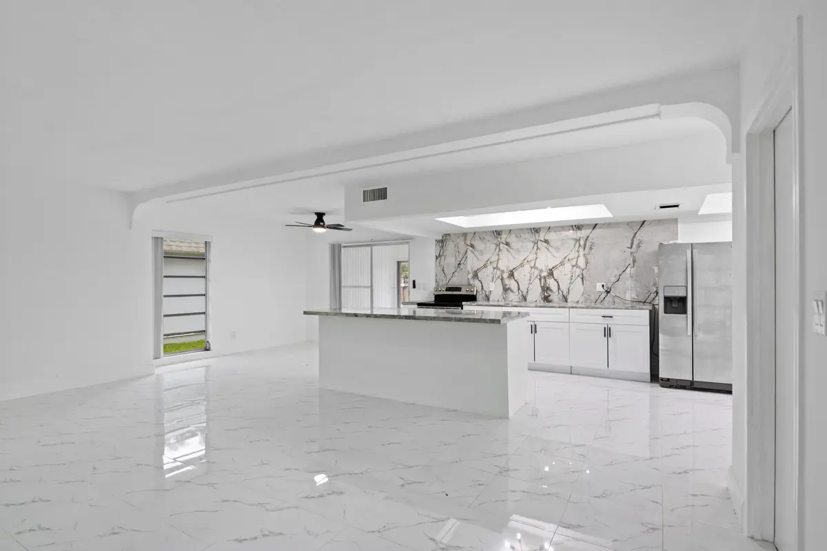 2k3a2610 4 at 7109 NW 68th Street, Tamarac