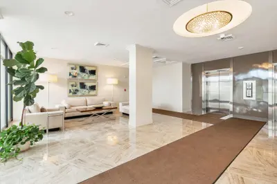 2000 Presidential Way 206, West Palm Beach – Condominium for sale
