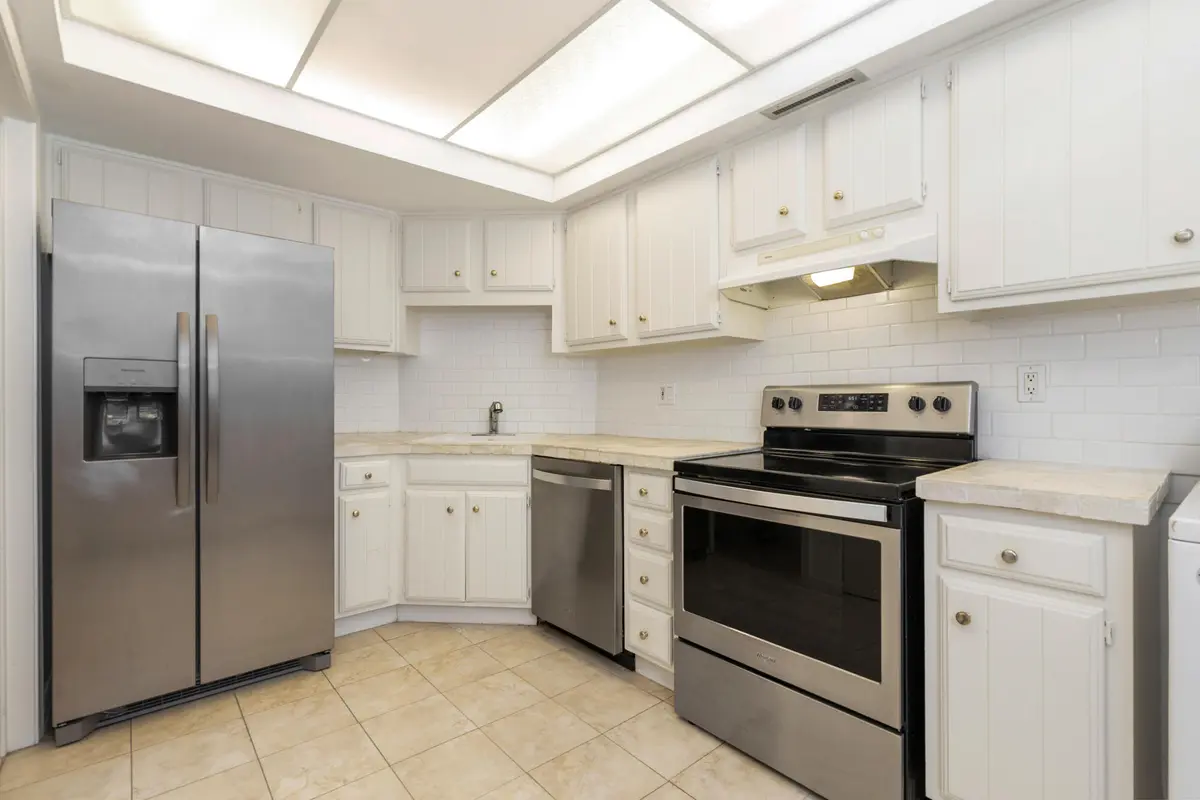 low-12 at 2000 Presidential Way 206, West Palm Beach