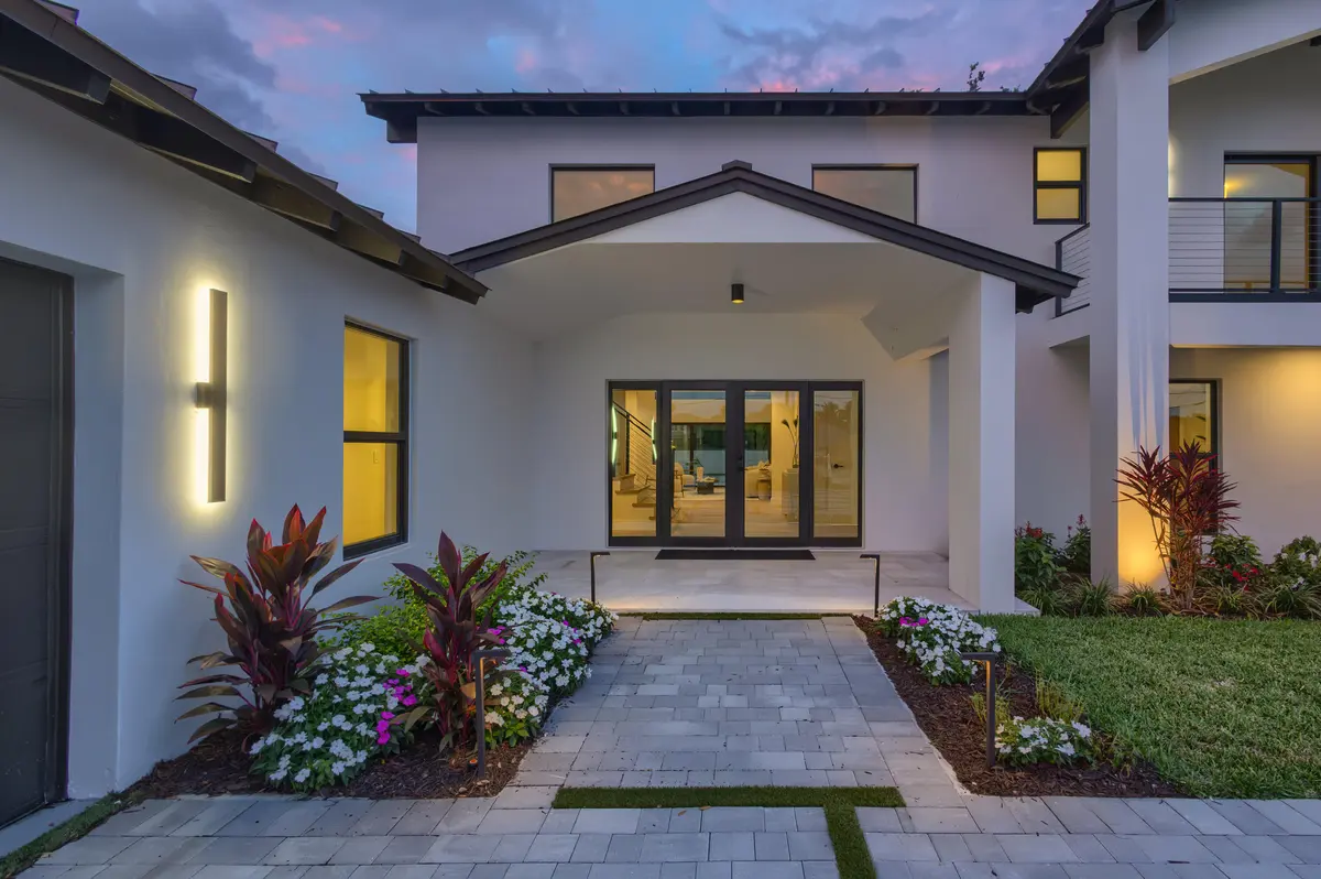 Entrance at 868 Country Club Drive, North Palm Beach