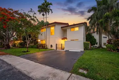 704 SW 89th Avenue, Plantation – sold