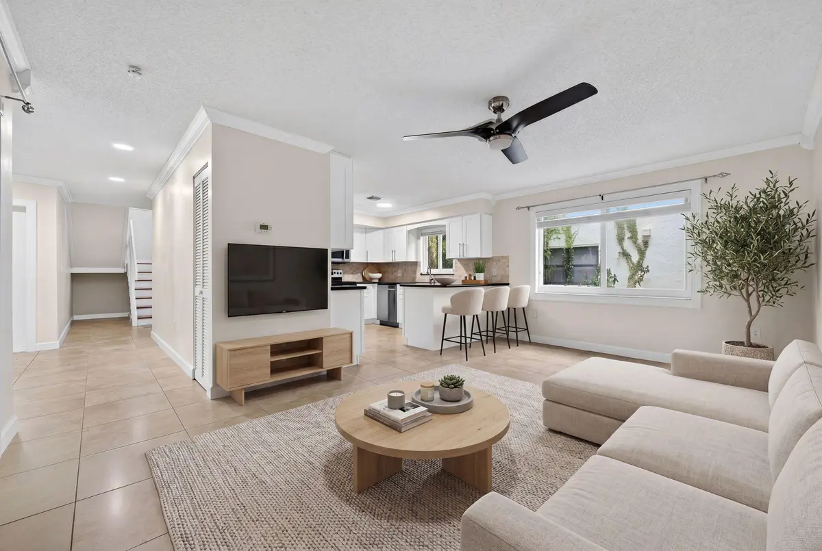 5-web-or-mls-hf_20260604_213810_4e44a340 at 704 SW 89th Avenue, Plantation