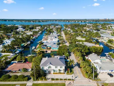 401 Center Street, Jupiter – Single Family Residence for sale