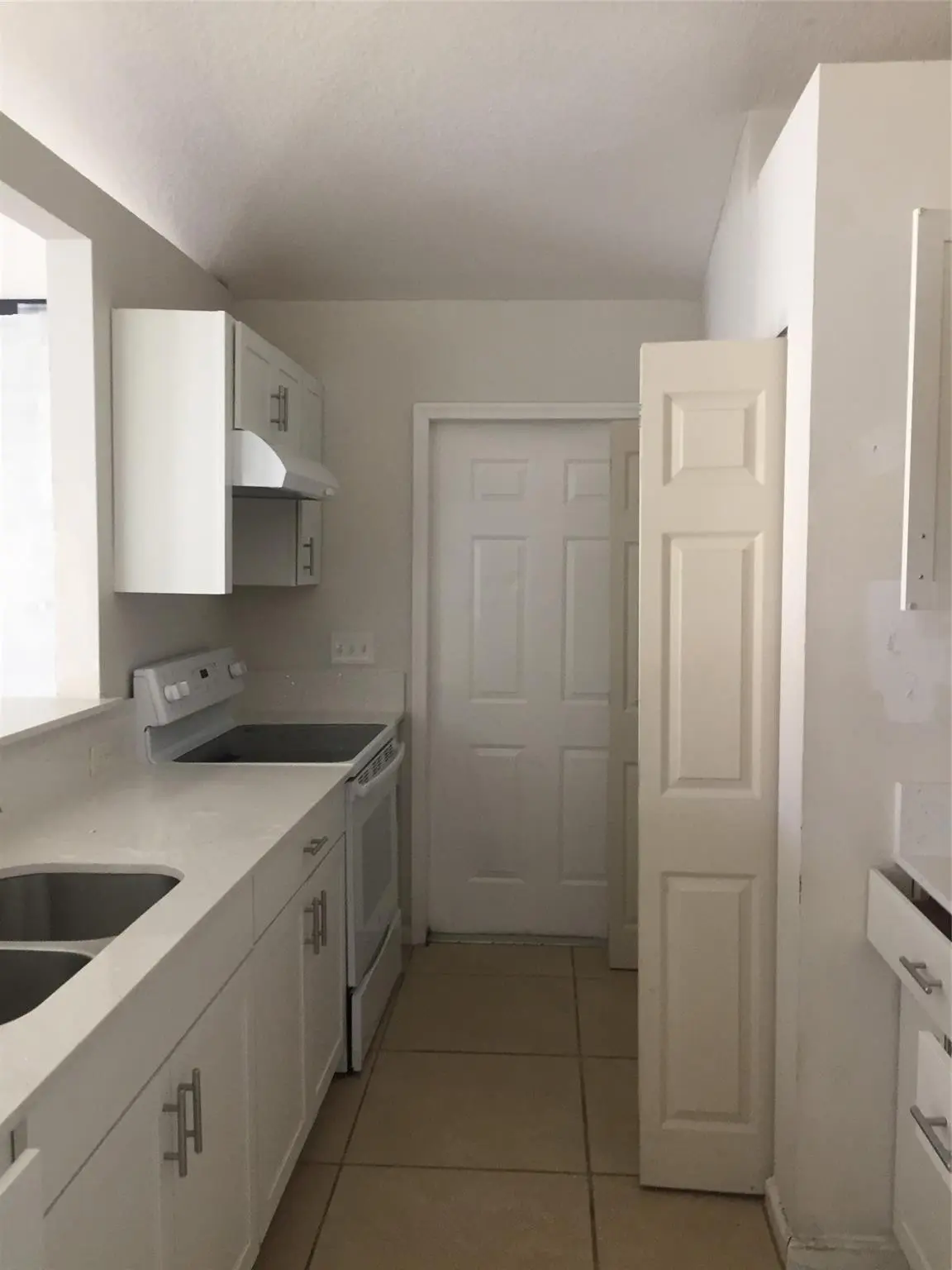 Photo 4 at 8444 SE Date Street, Hobe Sound
