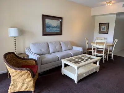 2100 Greenview Shores Boulevard 511, Wellington – Condominium for rent