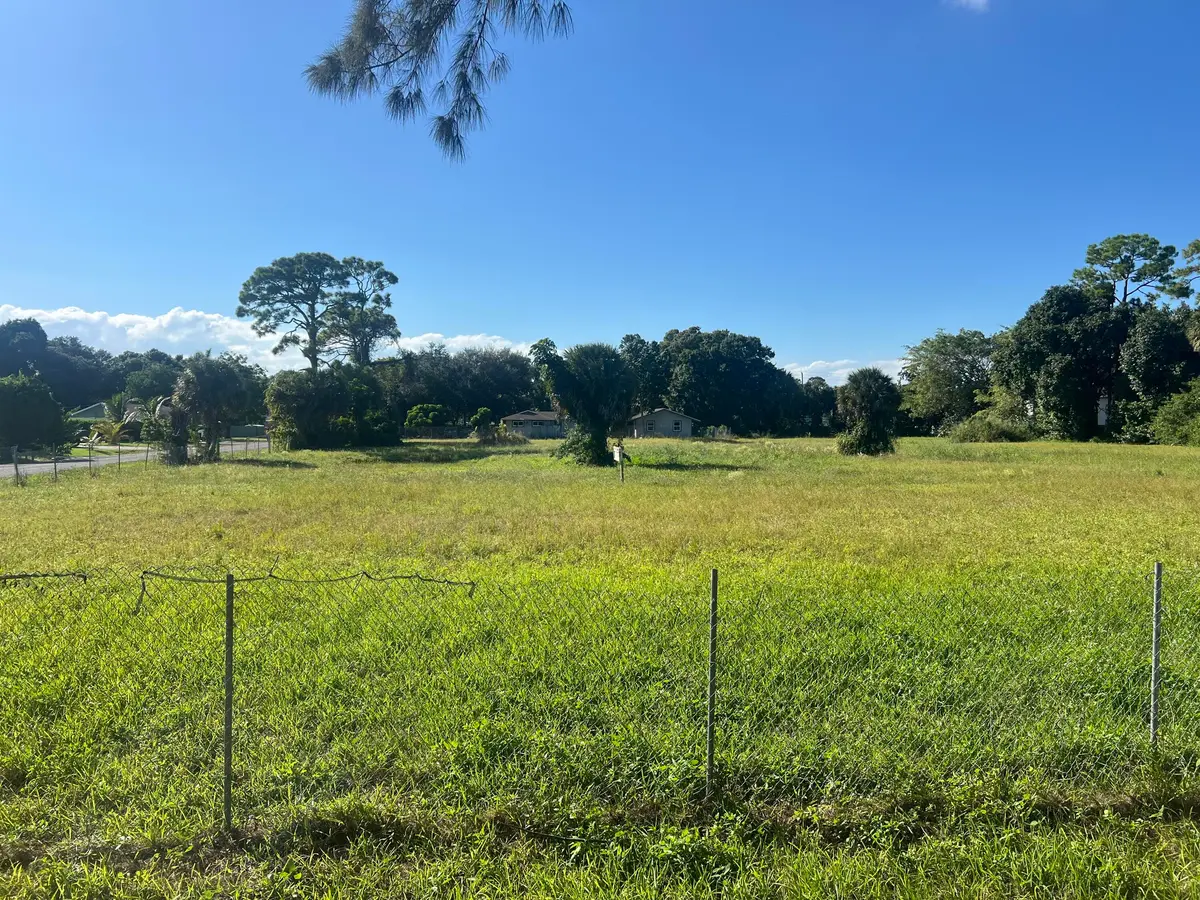 Road view at 0000 Pineridge Lane, West Palm Beach