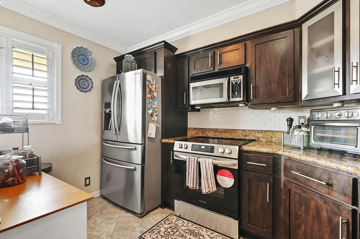 08 Kitchen 03 at 1501 E Broward Boulevard 805, Fort Lauderdale