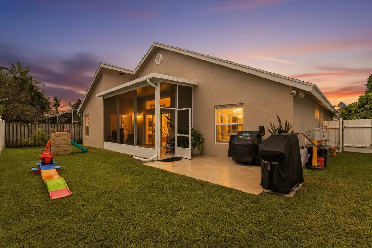 33 Backyard 02_TW at 6319 Foster Street, Jupiter