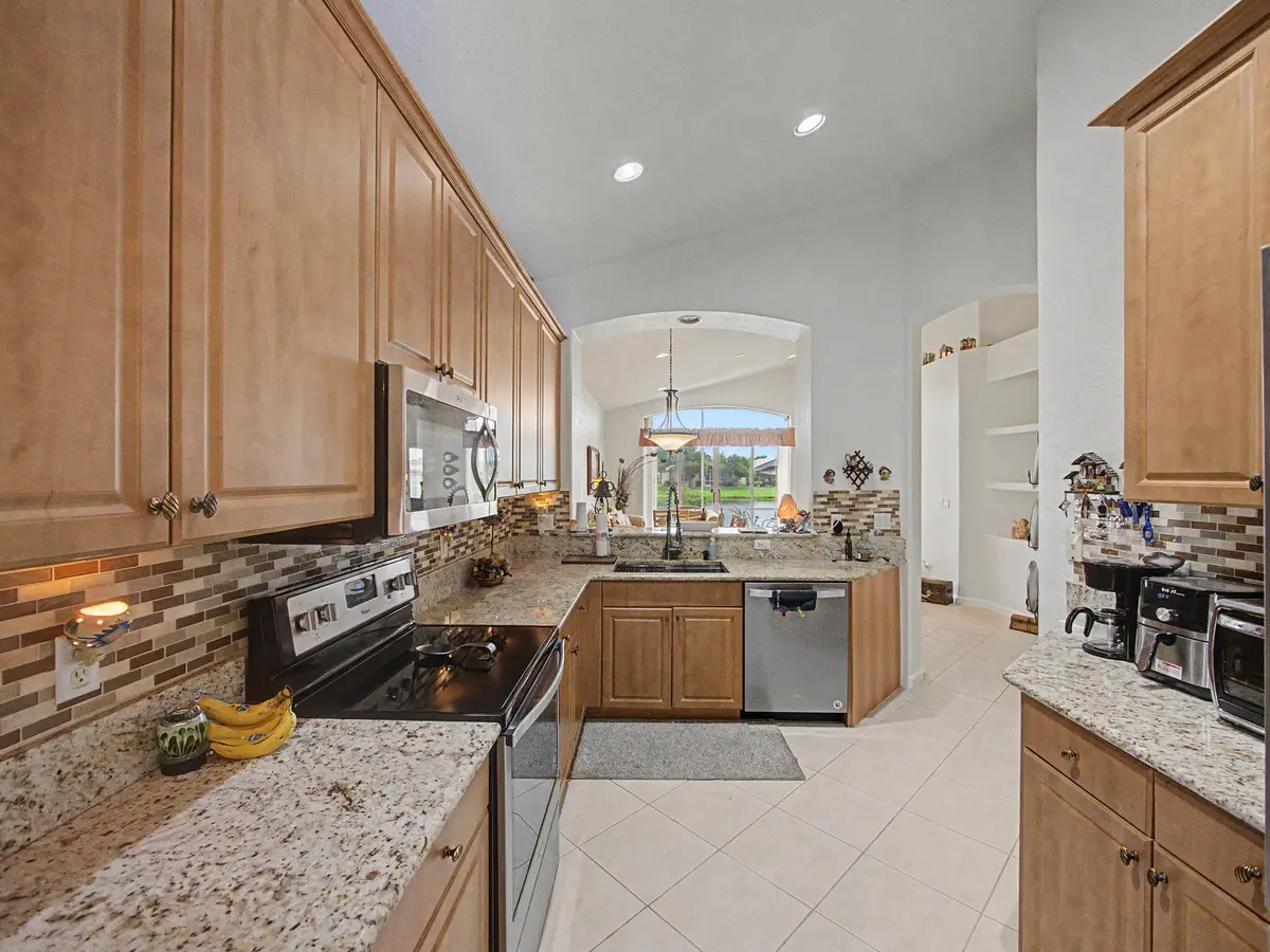 8-web-or-mls-018 at 806 NW Rutherford Court, Port St. Lucie