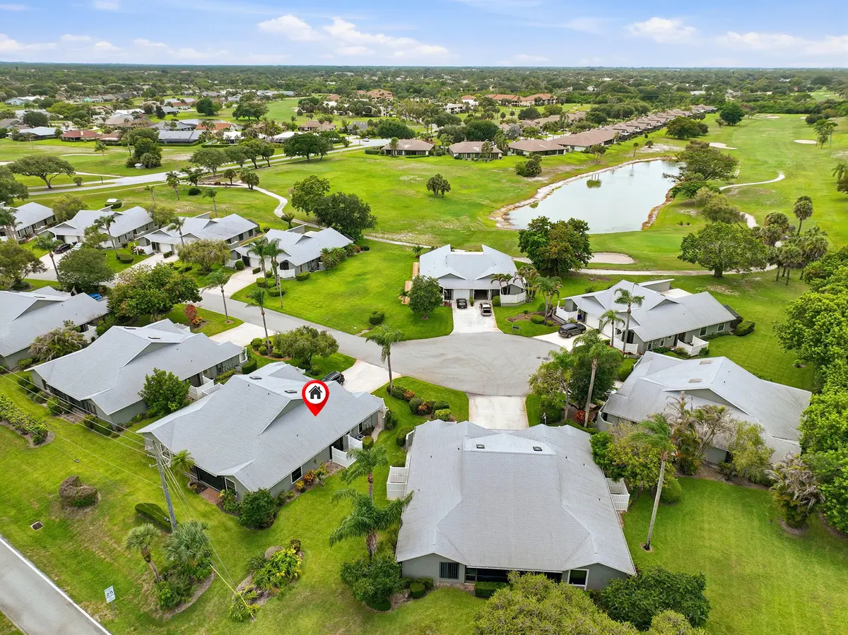 On cul de sac with golf cousre at 6786 SE Yorktown Drive, Hobe Sound