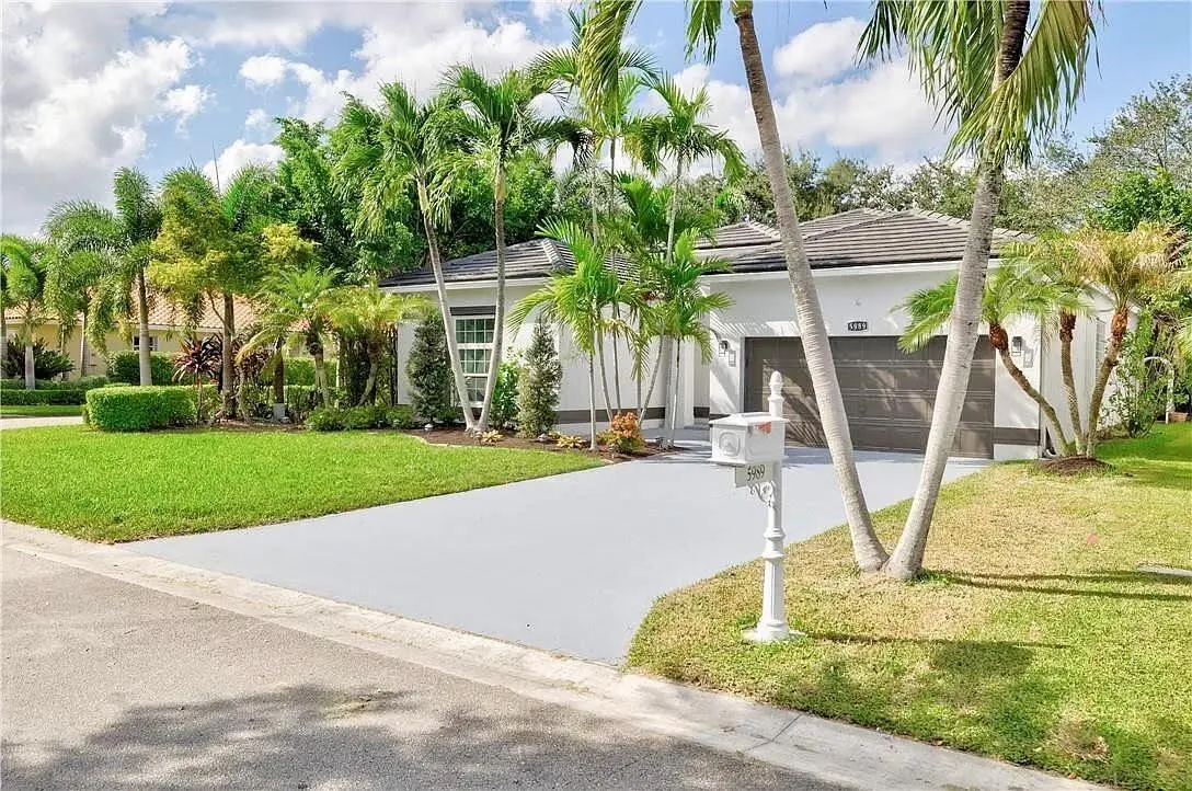 front at 5989 NW 74th Street, Parkland