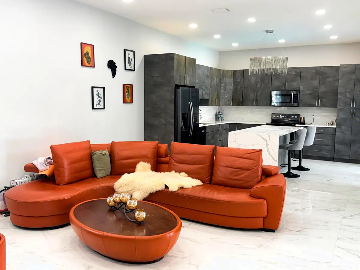 sitting area at 5989 NW 74th Street, Parkland