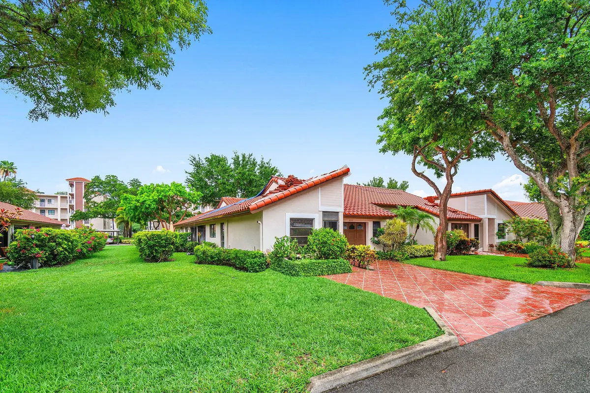 002-6215KingsGateCircle-DelrayBeach-FL-3 at 6215 Kings Gate Circle, Delray Beach