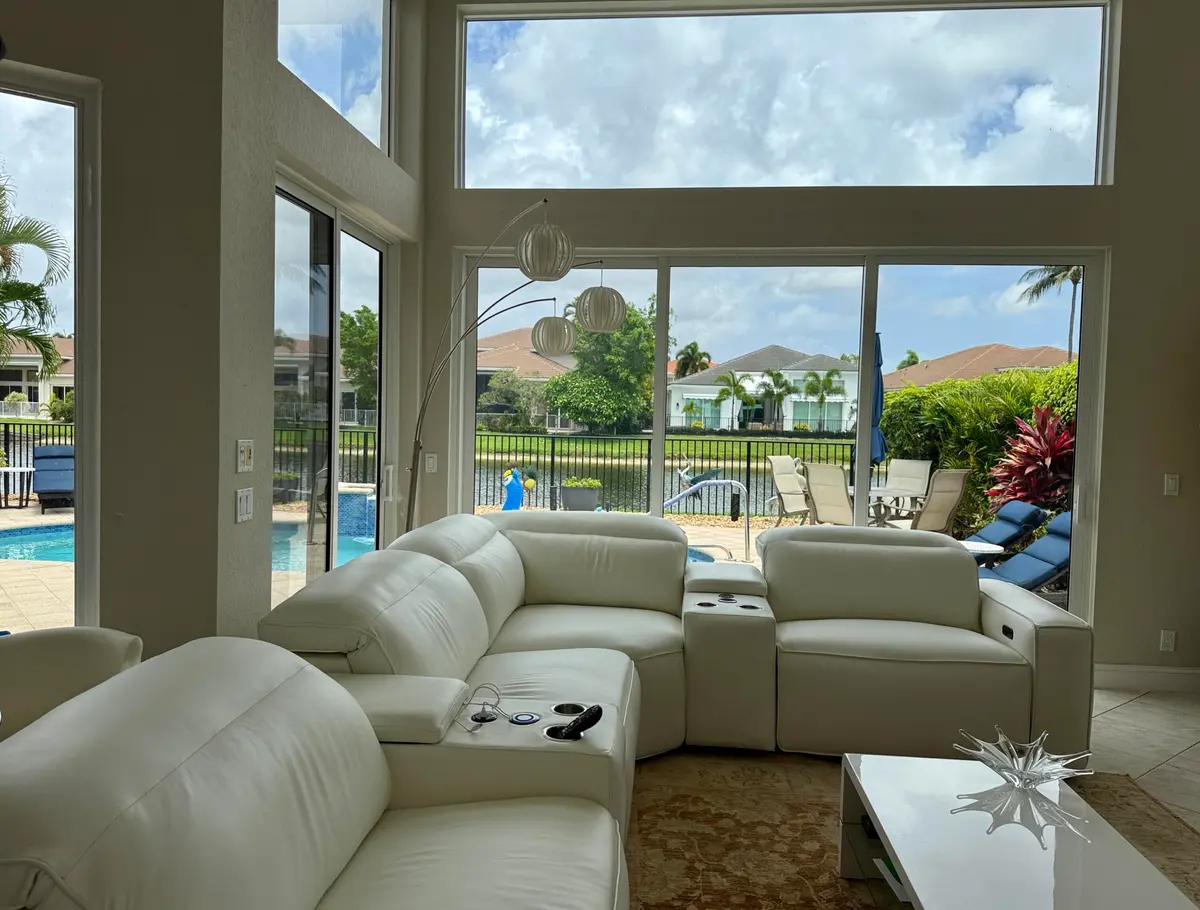 B Family Room at 4076 Briarcliff Circle, Boca Raton