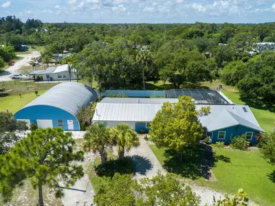 725 4th Avenue, Vero Beach – Single Family Residence for rent