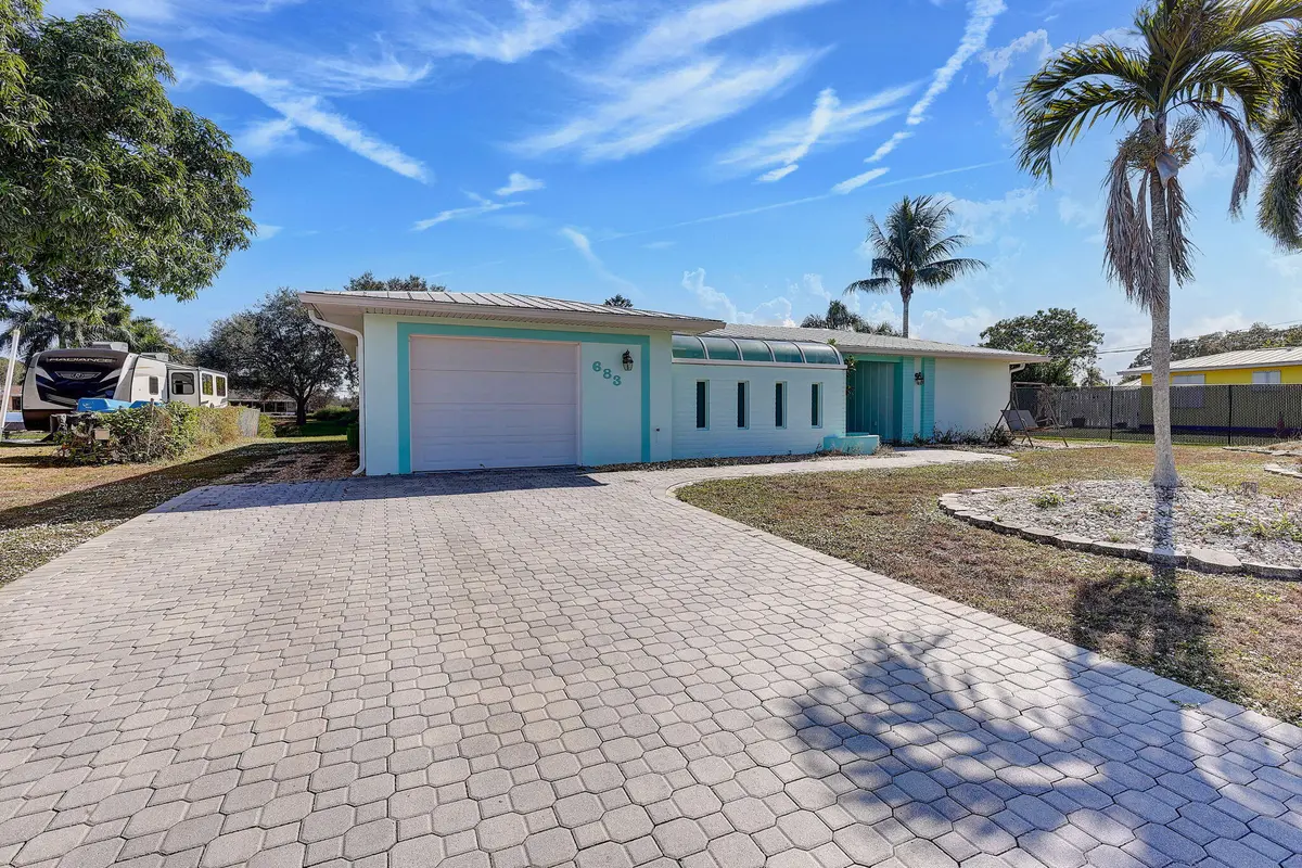 2-web-or-mls-5P1A0833 at 683 SE Harborview Drive, Port St. Lucie
