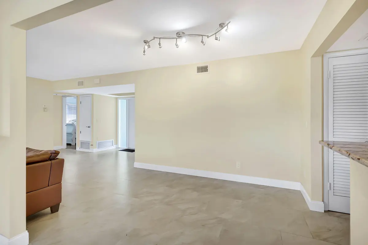 11-web-or-mls-5P1A0989 at 683 SE Harborview Drive, Port St. Lucie