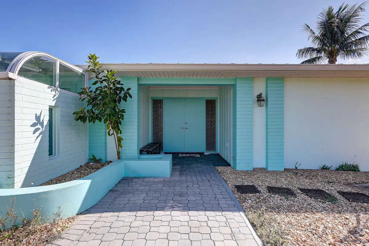 4-web-or-mls-5P1A0843 at 683 SE Harborview Drive, Port St. Lucie