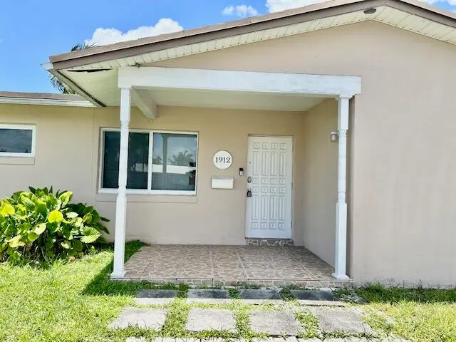 IMG_6840 at 1912 NW 38th Street, Oakland Park