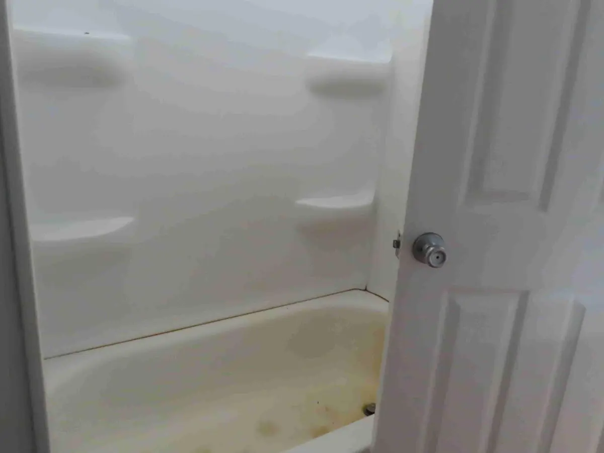 hnstubshower at 18496 Glades Cut Off Road, Port St. Lucie