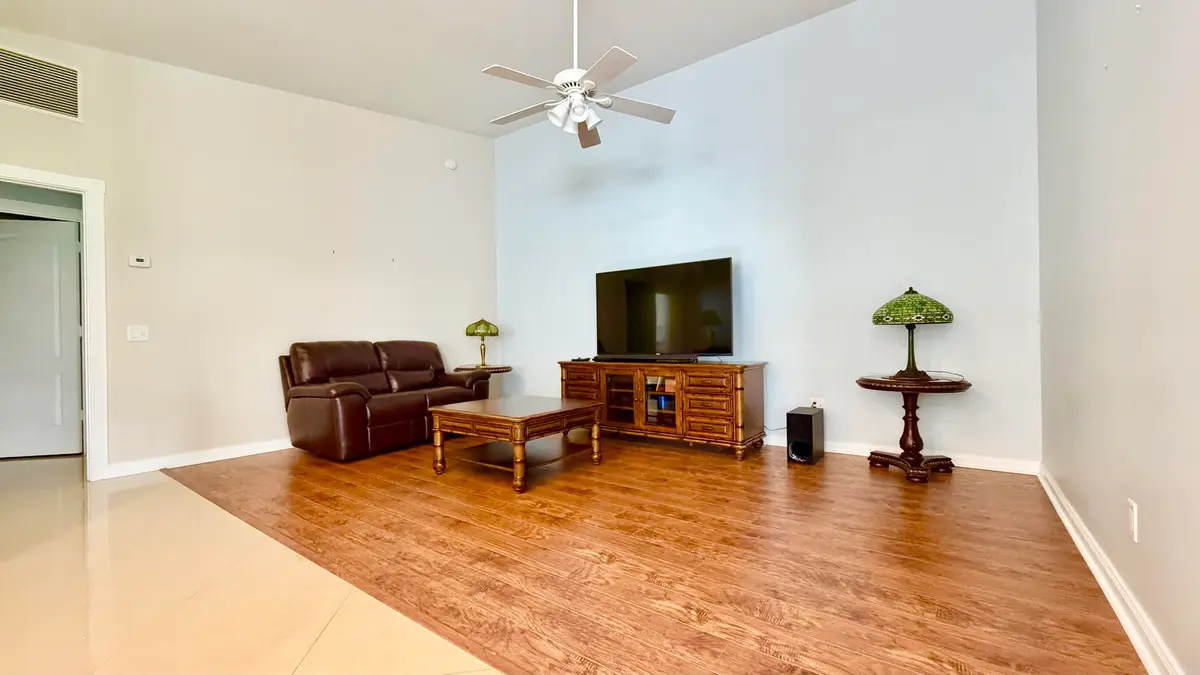 Living area at 7735 Pine Island Way, West Palm Beach