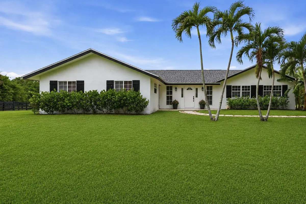 Front of house at 785 Cindy Drive, Wellington