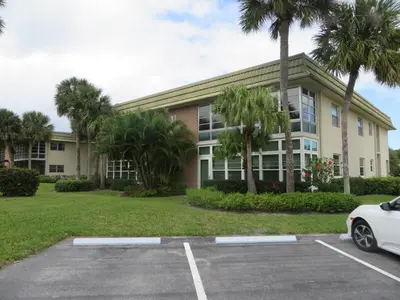 37 Vista Gardens Trail 201, Vero Beach – Condominium for sale