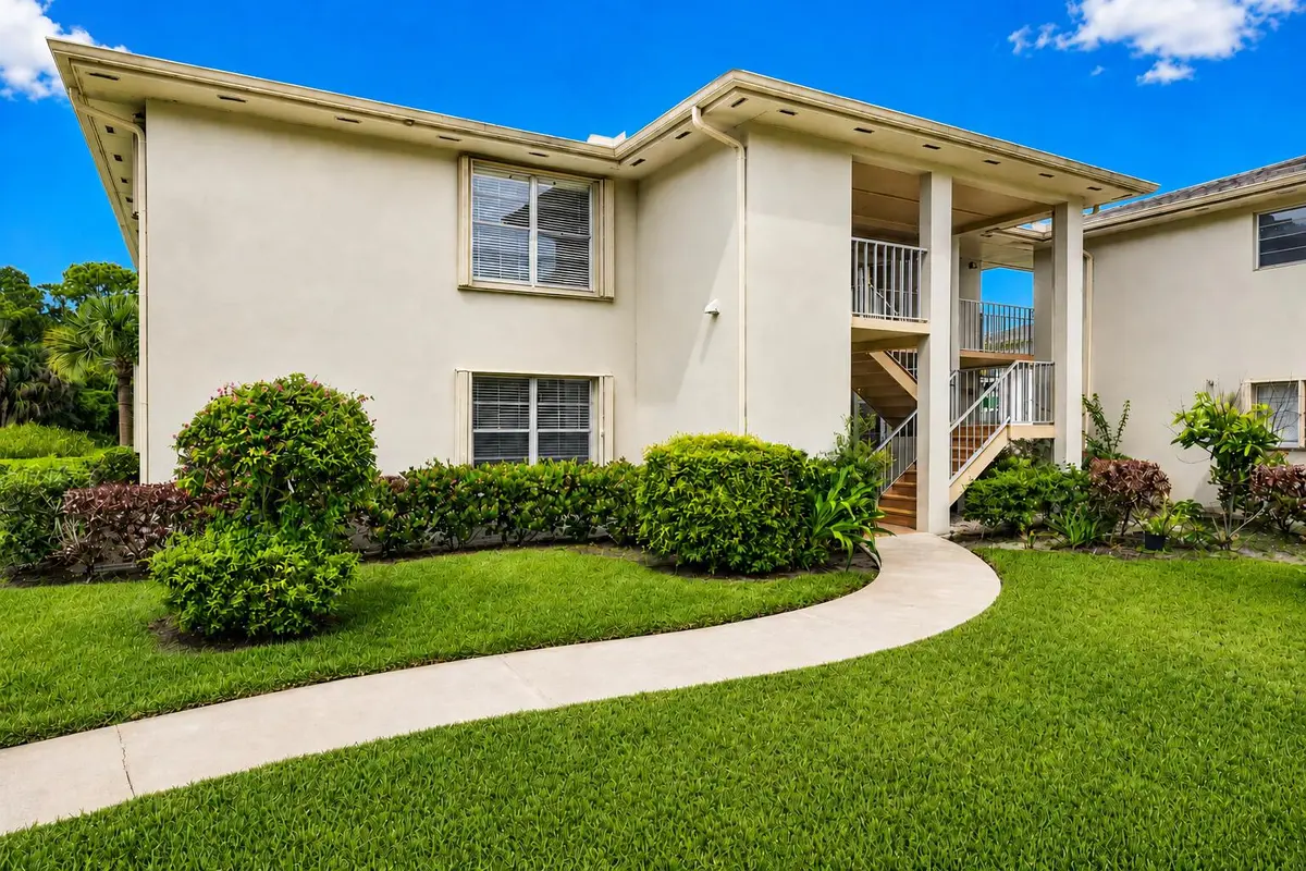 f79c8da3-6d38-4b79-ad2e-4737352ebcd4 at 1 Lake Vista Trail 207, Port St. Lucie