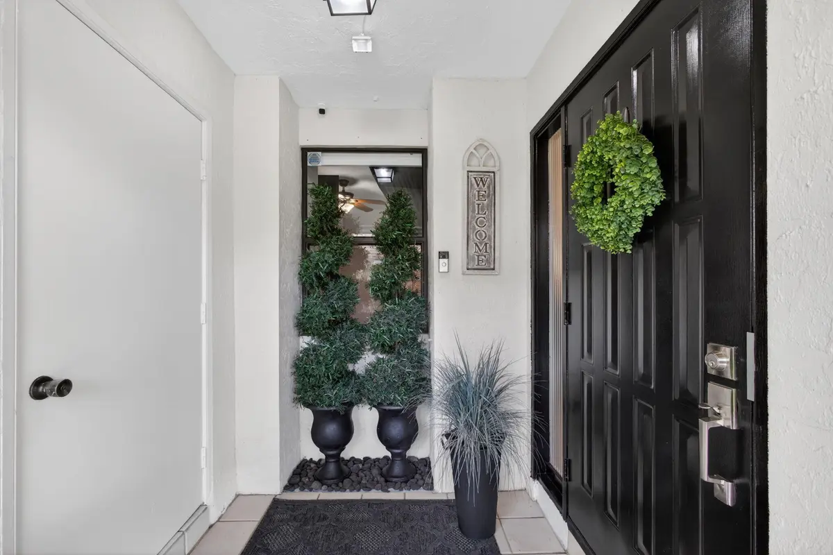 Entrance at 101 Half Moon Circle C, Jupiter