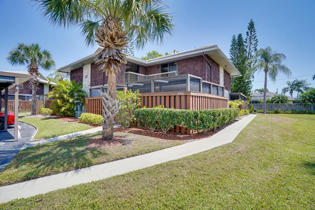 Front at 3201 SE Guinevere Lane A, Port St. Lucie