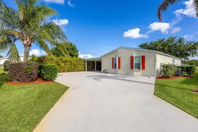 7654 Red Crossbill Court, Port St. Lucie – Manufactured Home for sale
