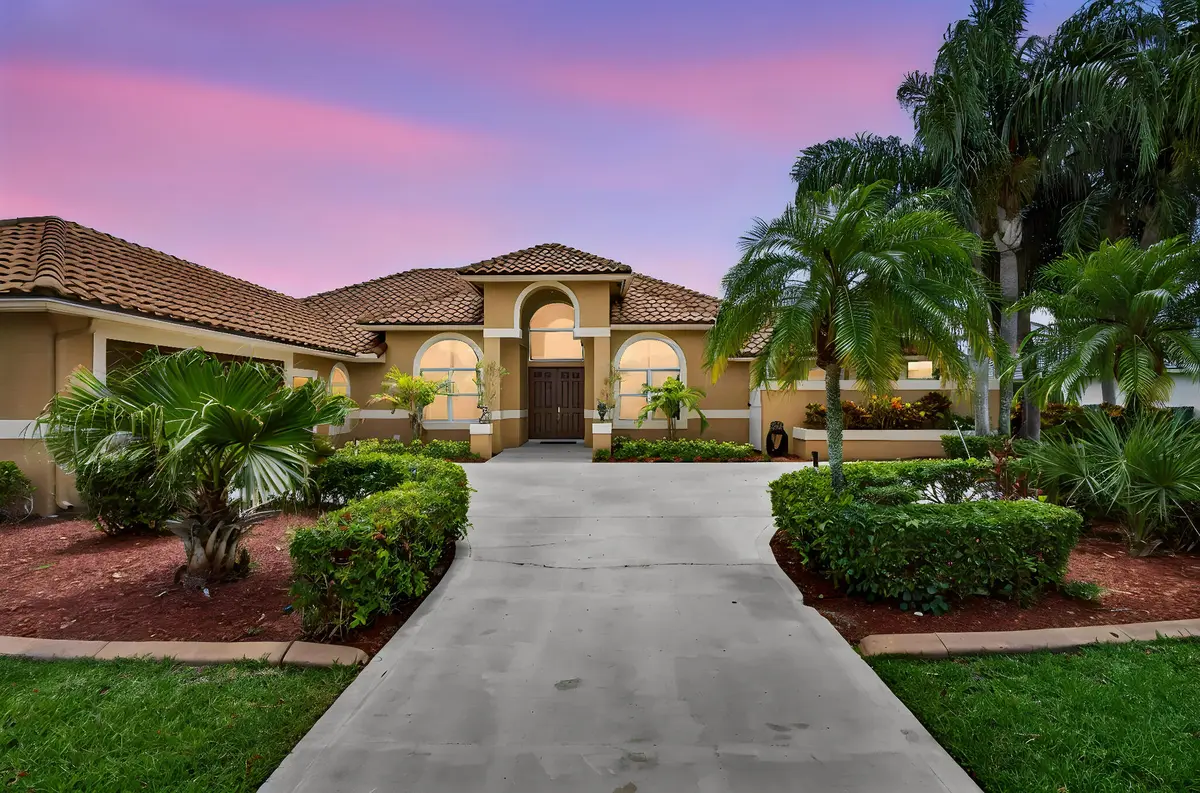 Twilight at 8030 Woodsmuir Drive, Palm Beach Gardens