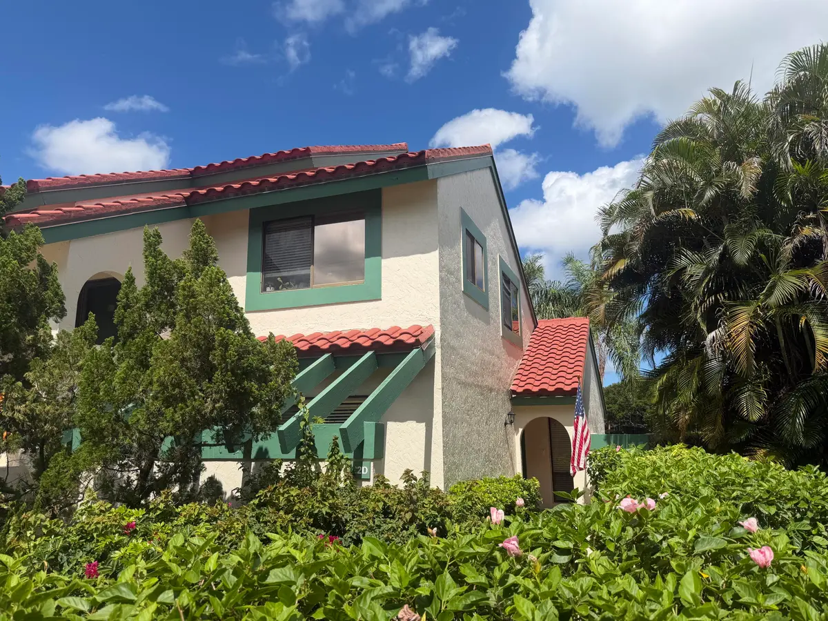 22 LEXINGTON side entry at 22 Lexington Lane D, Palm Beach Gardens