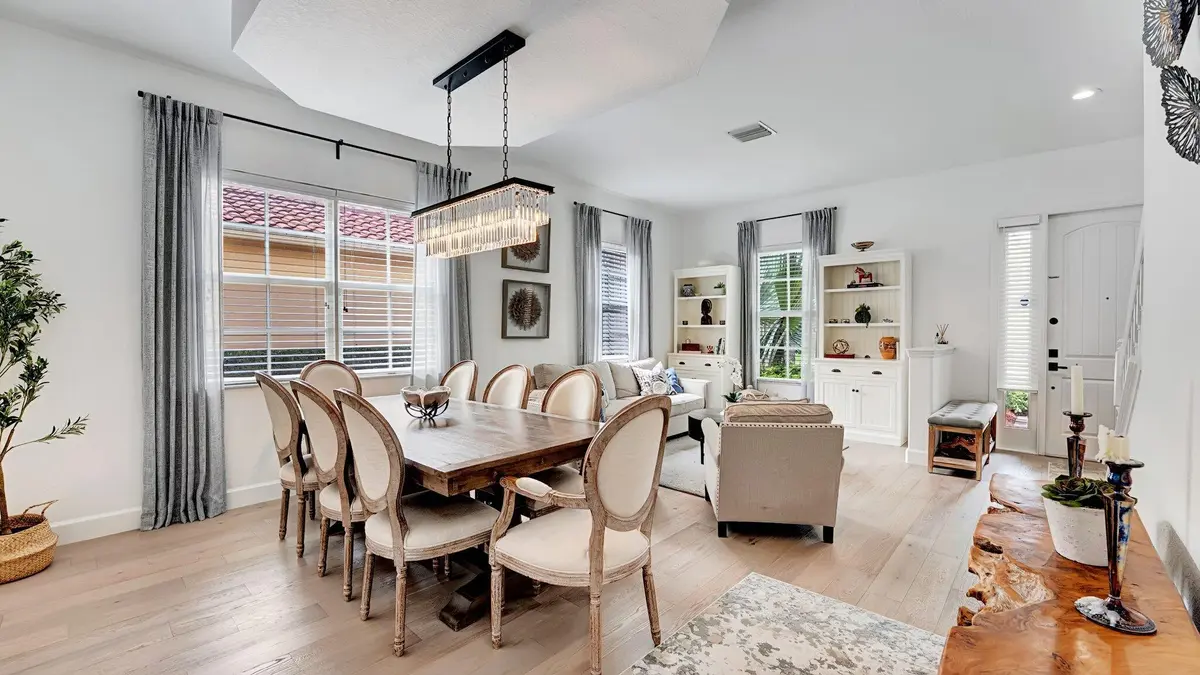 dining room at 10641 Willow Oak Court, Wellington