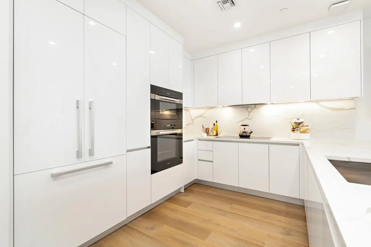 low-6 at 220 Lake Shore Drive 1813, Lake Park