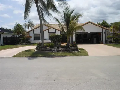 8706 NW 83rd Street, Tamarac – Single Family Residence for sale