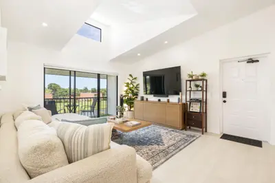1008 Green Pine Boulevard H3, West Palm Beach – Condominium for sale