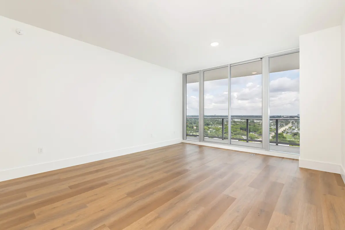 low-2 at 220 Lake Shore Drive 1809, Lake Park