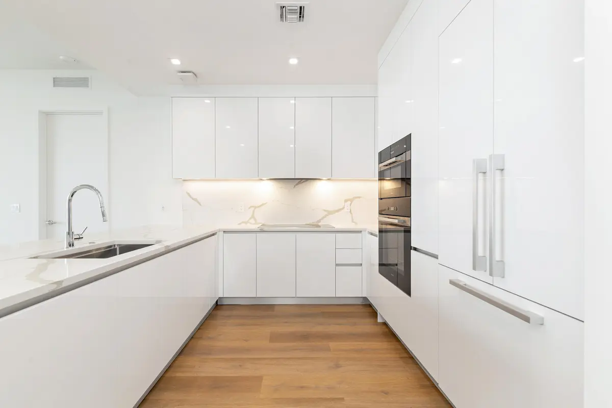 low-8 at 220 Lake Shore Drive 1809, Lake Park