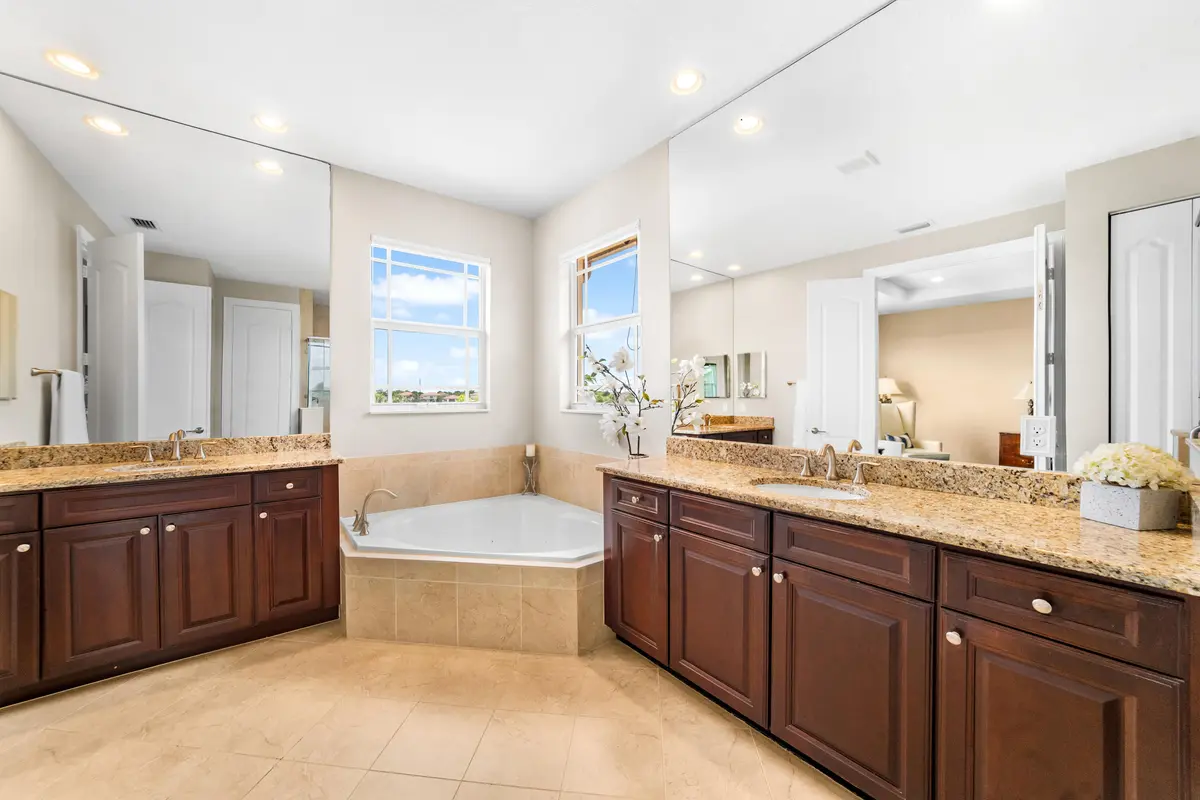A7_00175 at 10151 Lake Vista Court, Parkland