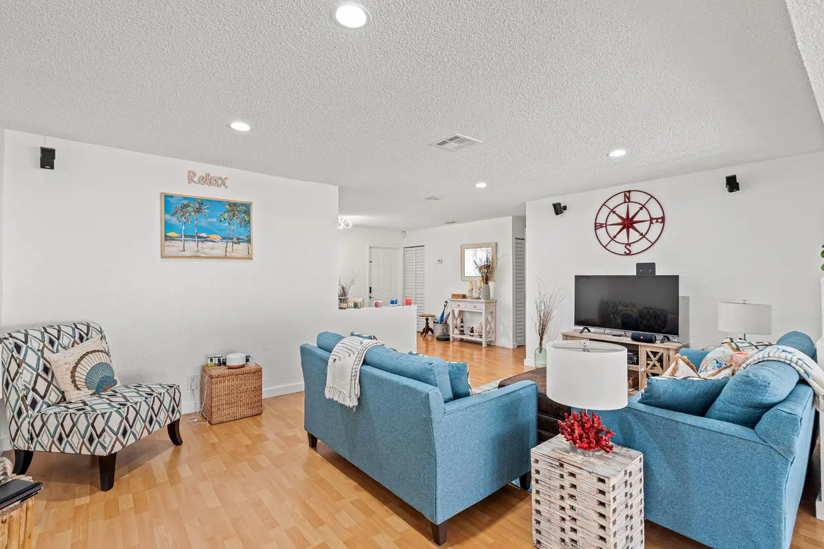 11-web-or-mls-11 at 2361 SW 70th Avenue 47, Davie
