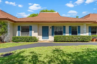2361 SW 70th Avenue 47, Davie – sold