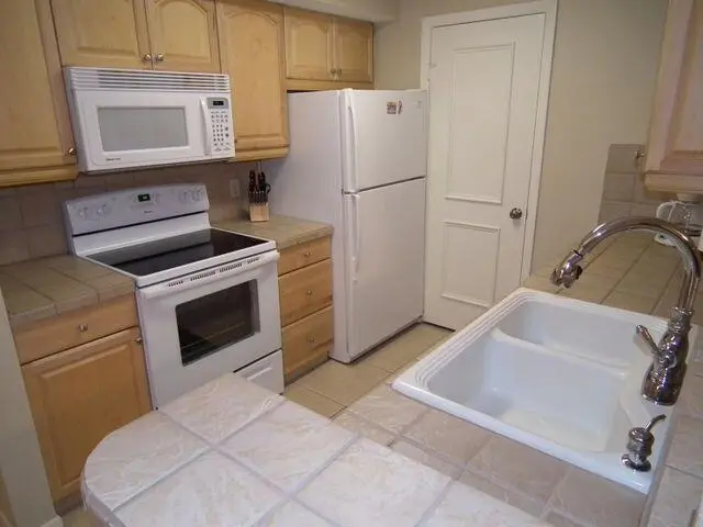 KITCHEN at 815 W Boynton Beach Boulevard 10-103, Boynton Beach