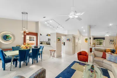 9829 Seacrest Circle 202, Boynton Beach – Condominium for sale